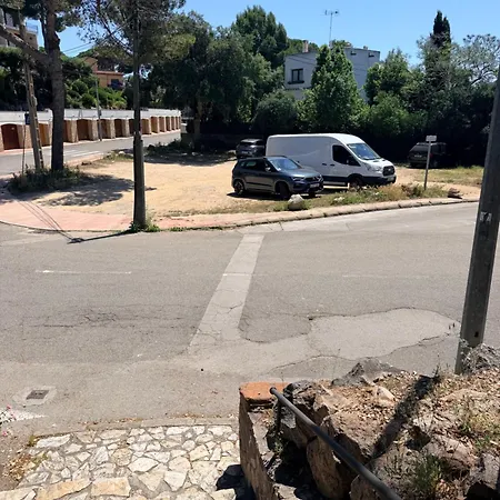 A Comfortable 5 Minutes From Golfet Apartmán *
