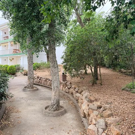 A Comfortable 5 Minutes From Golfet *