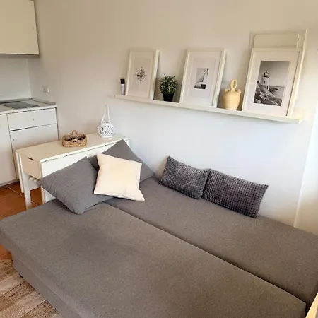 A Comfortable 5 Minutes From Golfet Apartmán *